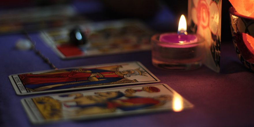 Cómo tirar las cartas del tarot